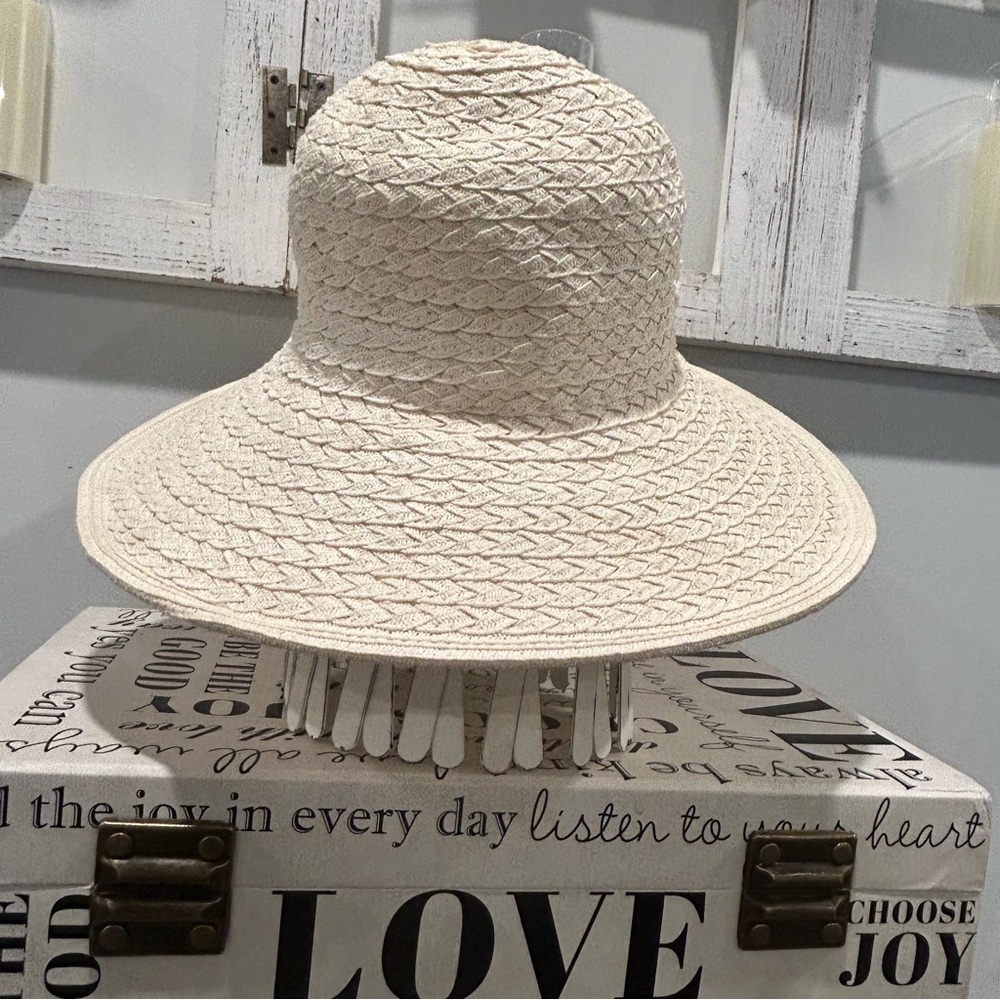 Cappelli Straworld Sun Hat Creamy Neutral Color Foldable Flowers One Size Womens - Picture 5 of 7